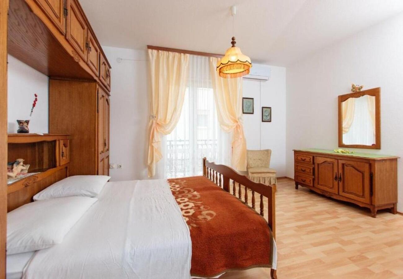 Apartment Knez 1 - 50 M From Beach Podstrana Dış mekan fotoğraf
